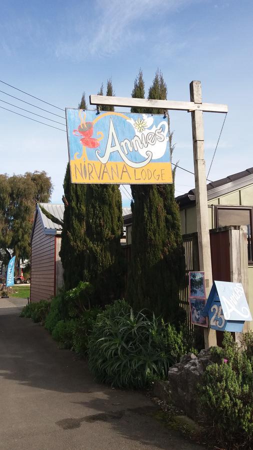 Annies Nirvana Lodge Backpackers Takaka Dış mekan fotoğraf