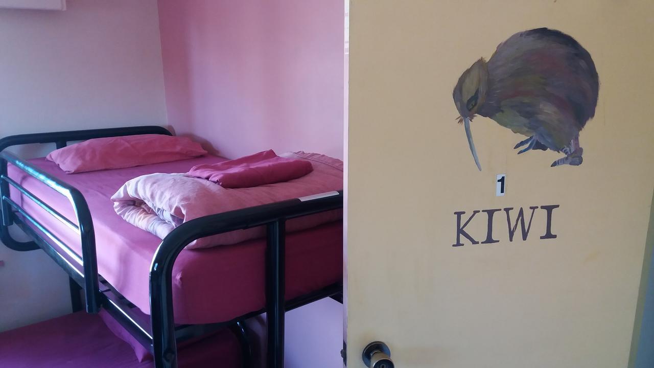 Annies Nirvana Lodge Backpackers Takaka Dış mekan fotoğraf