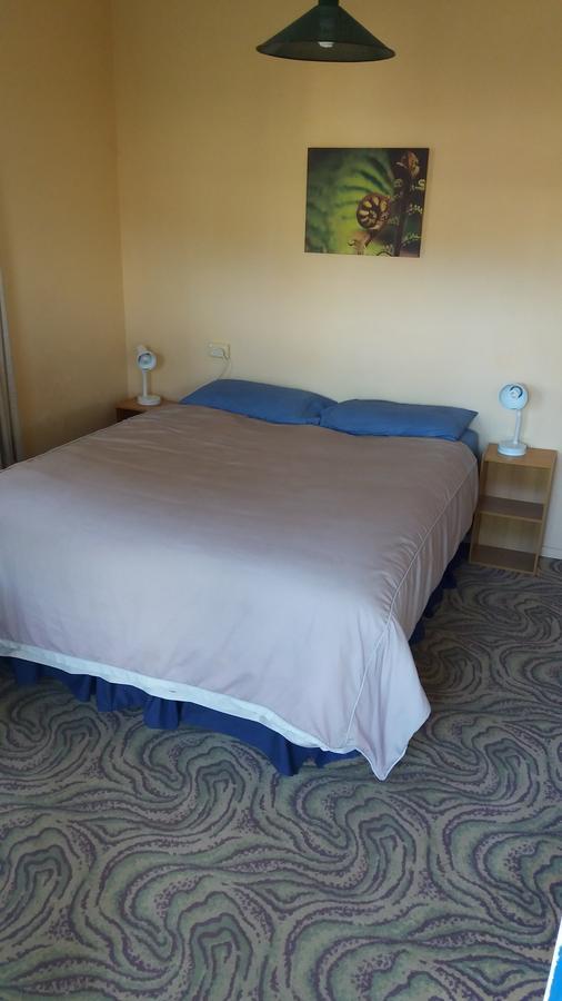Annies Nirvana Lodge Backpackers Takaka Dış mekan fotoğraf